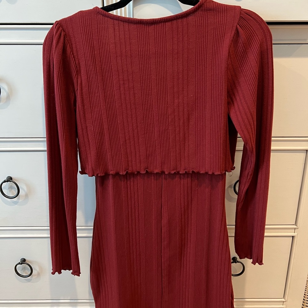 A burgundy dress set for teens